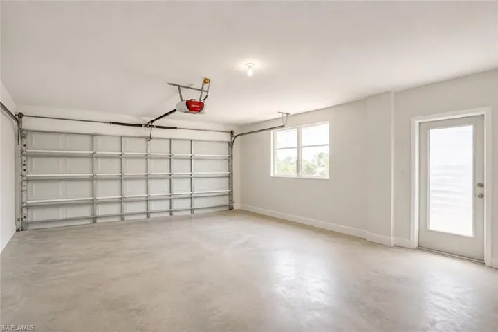 4818  Tahiti  LN, Naples, FL 34112