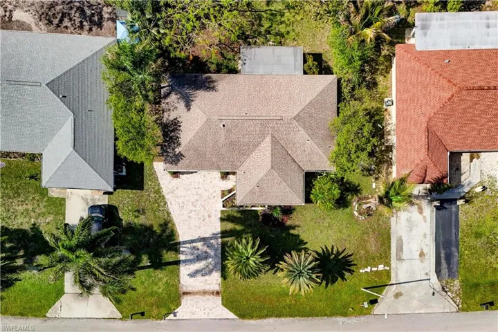 4818  Tahiti  LN, Naples, FL 34112