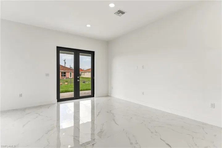 4002 9th St Sw, Lehigh Acres, Florida 33976