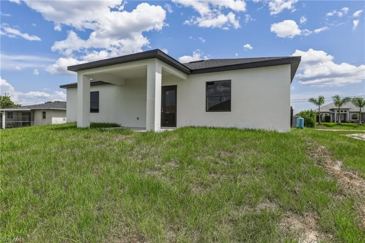 4002 9th St Sw, Lehigh Acres, Florida 33976