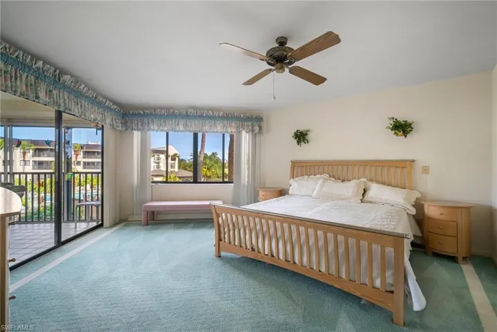 Lots of space and access to lanai.
