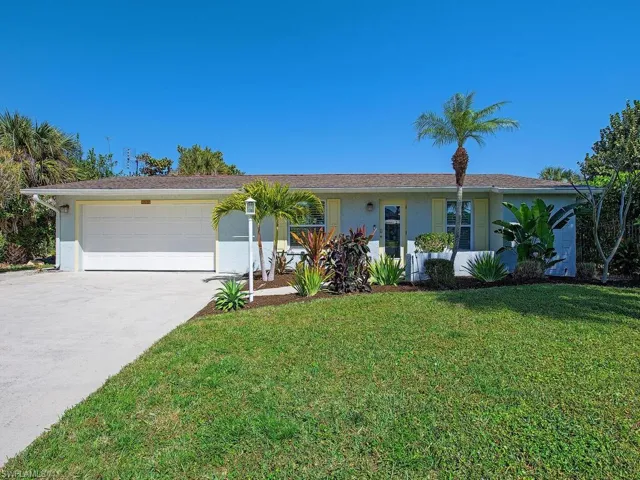 3165 Lakeview Dr, Naples, Florida 34112