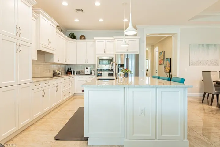 5065 Tortola Ct, Naples, Florida 34113
