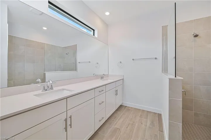 20492  Verawood  LOOP, Estero, FL 33928