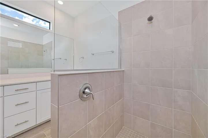 20492  Verawood  LOOP, Estero, FL 33928