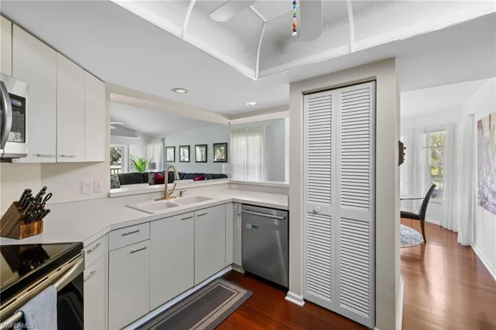 6290  Bellerive  AVE, Naples, FL 34119