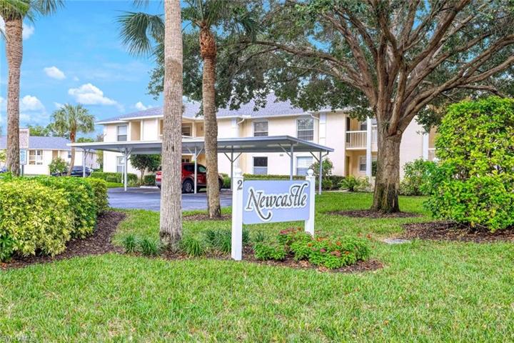 686 Squire CIR # 202, NAPLES FL 34104