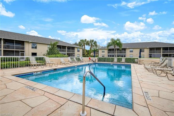 686 Squire CIR # 202, NAPLES FL 34104