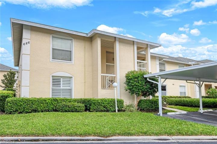 686 Squire CIR # 202, NAPLES FL 34104