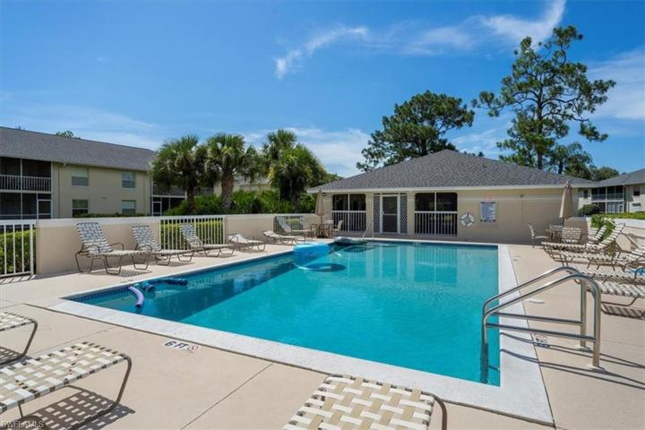 686 Squire CIR # 202, NAPLES FL 34104