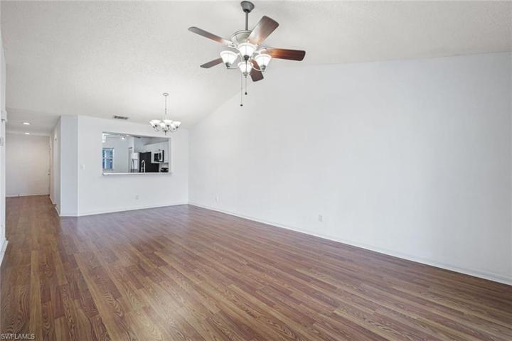 686 Squire CIR # 202, NAPLES FL 34104