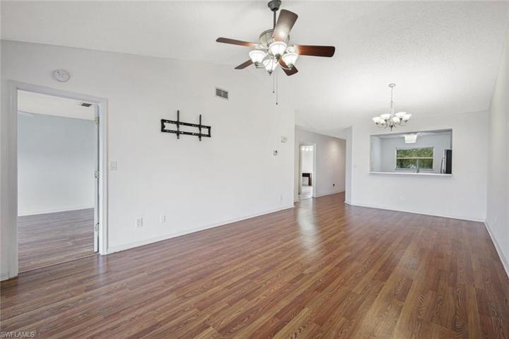 686 Squire CIR # 202, NAPLES FL 34104