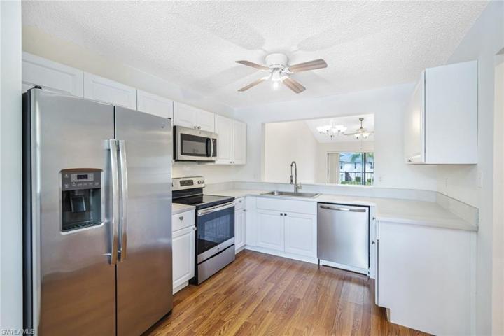 686 Squire CIR # 202, NAPLES FL 34104