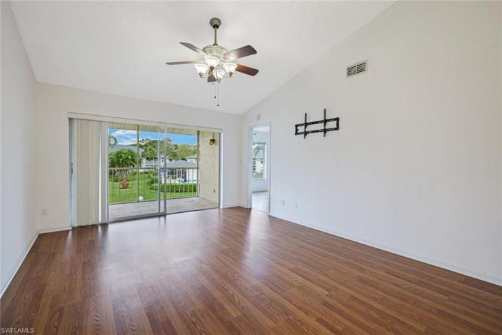 686 Squire CIR # 202, NAPLES FL 34104