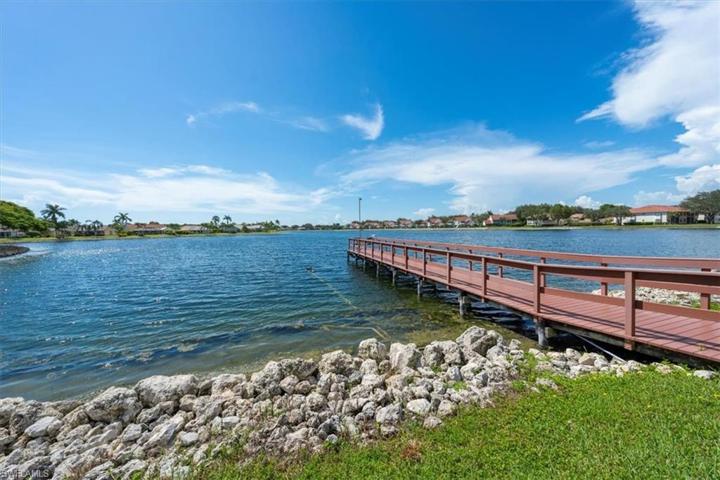 686 Squire CIR # 202, NAPLES FL 34104