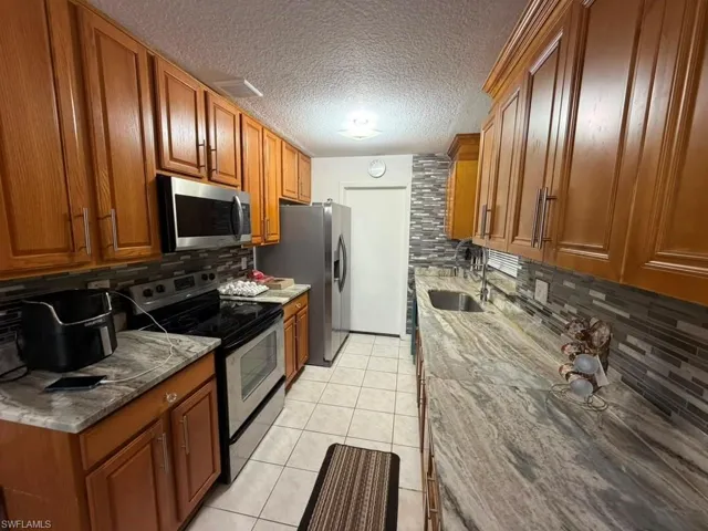40 Ne 10th Ave, Cape Coral, Florida 33909