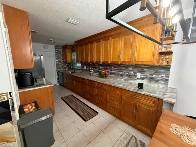 40 Ne 10th Ave, Cape Coral, Florida 33909