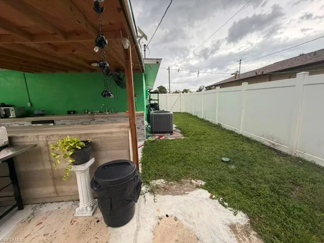 40 Ne 10th Ave, Cape Coral, Florida 33909