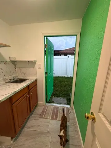 40 Ne 10th Ave, Cape Coral, Florida 33909