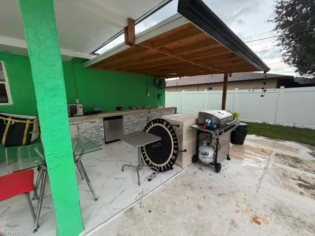 40 Ne 10th Ave, Cape Coral, Florida 33909