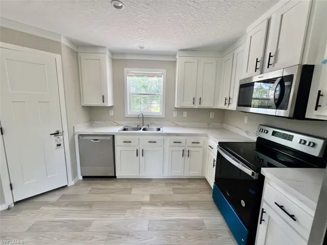 2257  Costello  LN, North Fort Myers, FL 33917