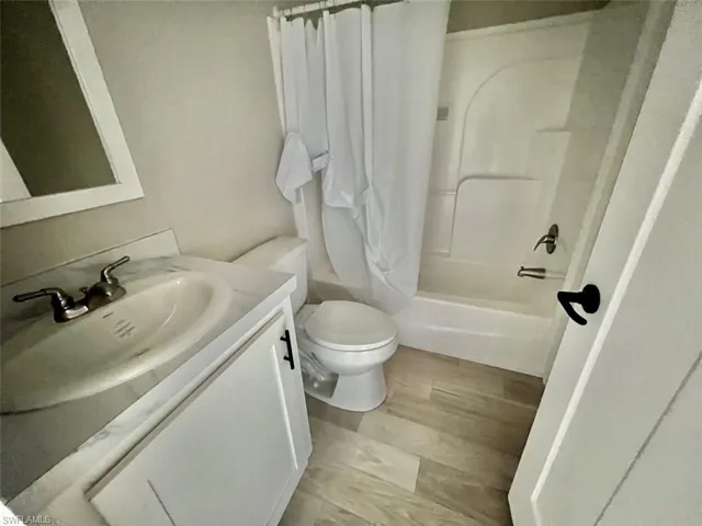 2257  Costello  LN, North Fort Myers, FL 33917