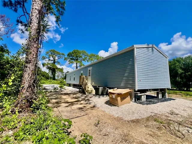 2257  Costello  LN, North Fort Myers, FL 33917