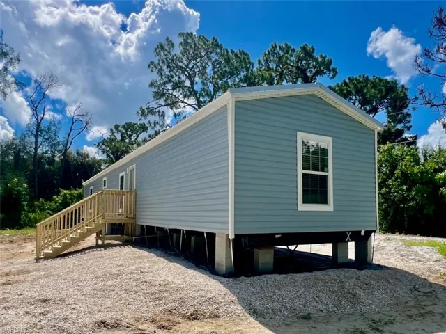 2257  Costello  LN, North Fort Myers, FL 33917