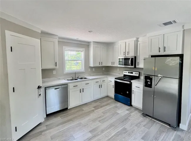 2257  Costello  LN, North Fort Myers, FL 33917