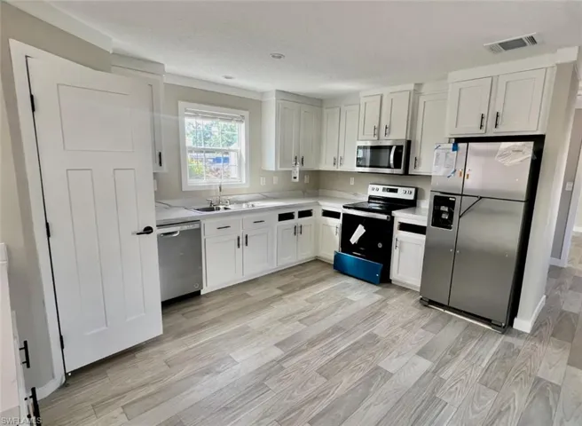 2257  Costello  LN, North Fort Myers, FL 33917