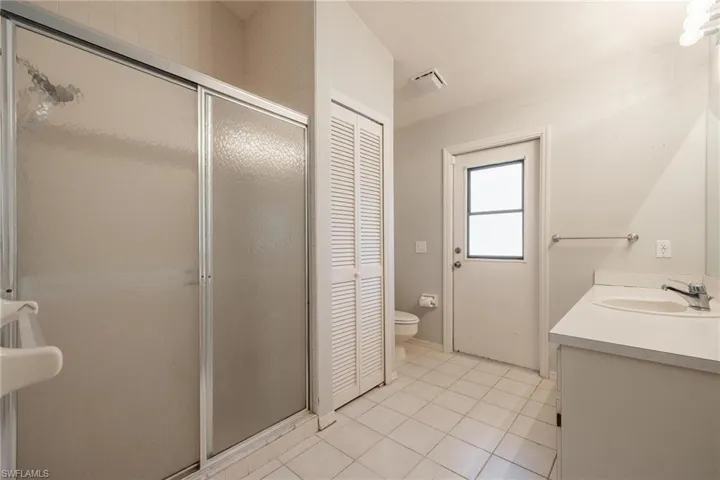 Guest bath/pool bath