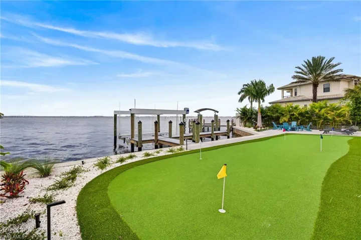 Specialty Putting Green