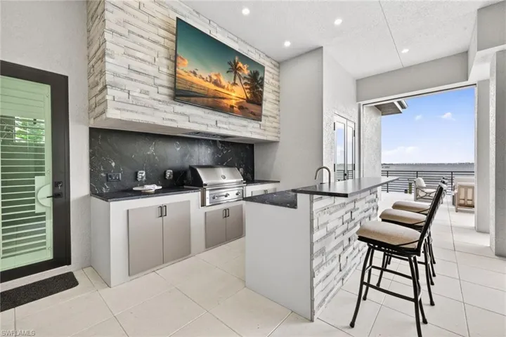 Outdoor Kitchen