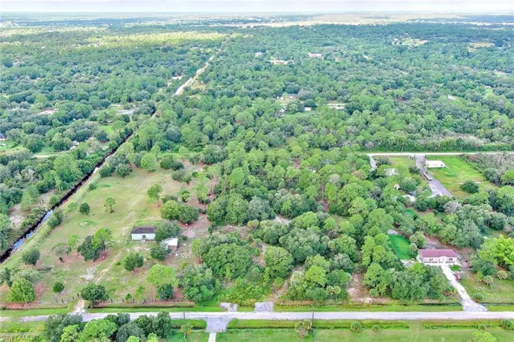 Aerial view of property and surrounding area