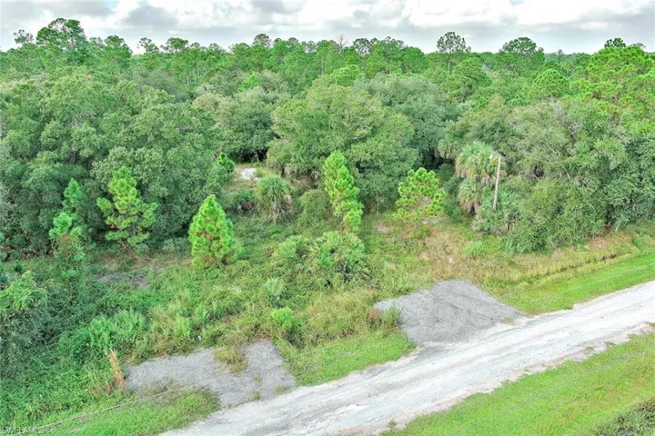 Aerial view of property and surrounding area