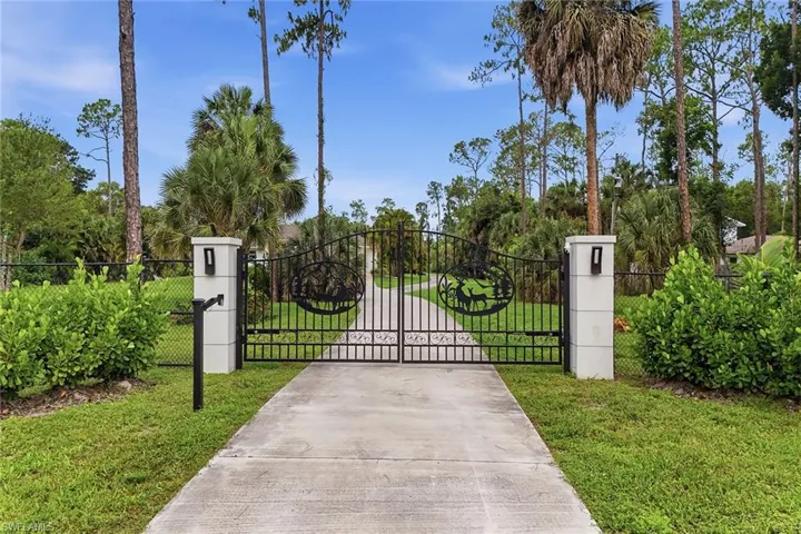 721 Logan Blvd S, Naples, Florida 34119