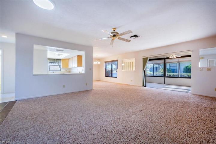 136 Fleur De Lis LN, NAPLES FL 34112