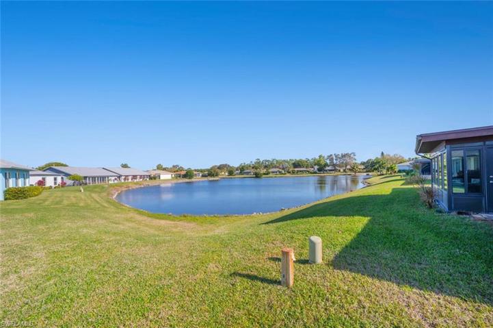 136 Fleur De Lis LN, NAPLES FL 34112