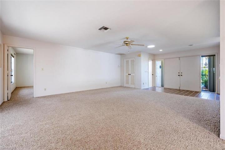 136 Fleur De Lis LN, NAPLES FL 34112