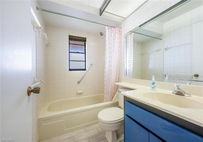 136 Fleur De Lis LN, NAPLES FL 34112