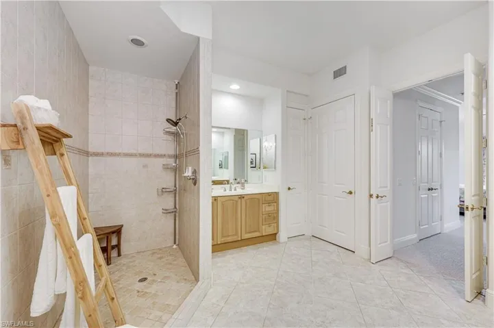9002 Cascada Way 102, Naples, Florida 34114