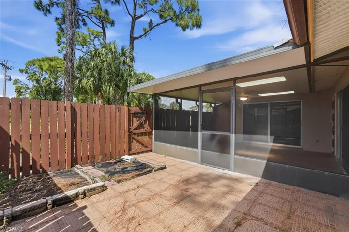 5563 Foxlake Dr, North Fort Myers, Florida 33917