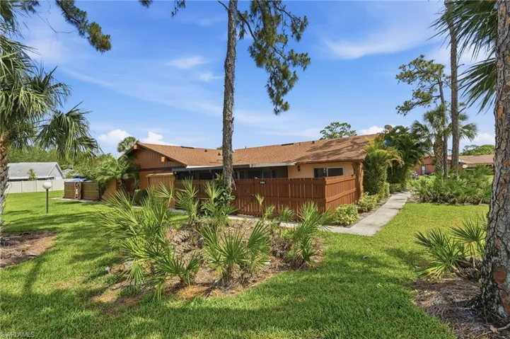 5563  Foxlake  DR, North Fort Myers, FL 33917