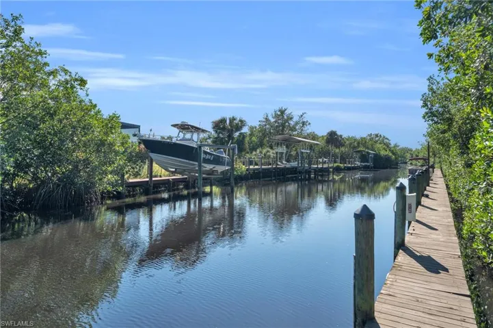 5563 Foxlake Dr, North Fort Myers, Florida 33917