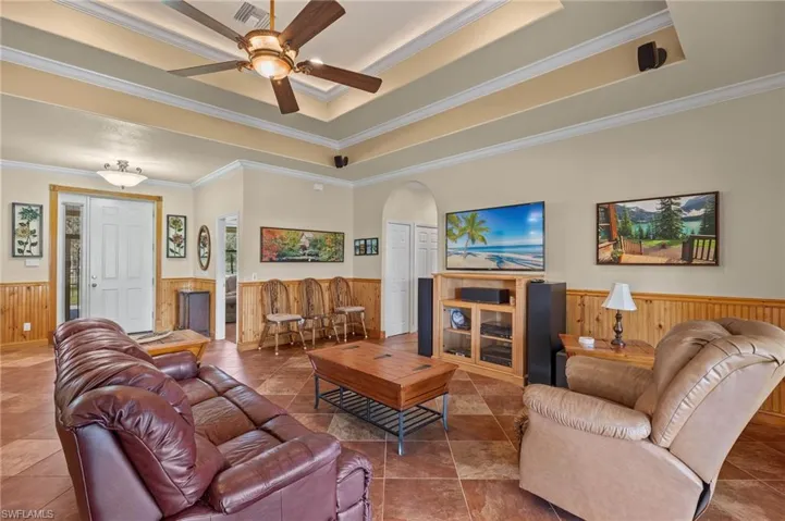 Nice and Bright Living Room