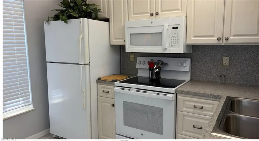 1315 Mainsail Dr 1105, Naples, Florida 34114