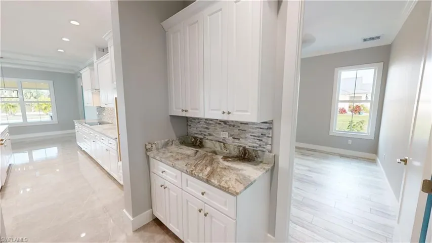 Garage Foyer