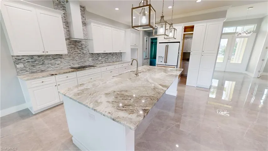 Gourmet kitchen w/ oversized island