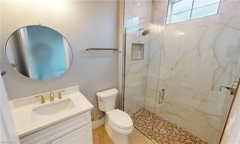 Ensuite Bath in Guest Room 3