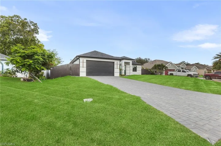 1414 Ne 18th Ave, Cape Coral, Florida 33909